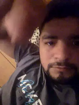 Snapshot of UntidyGuar chatting on November 2025 10:42:02 PM UntidyGuar online show from November 2025 10:42:02 PM