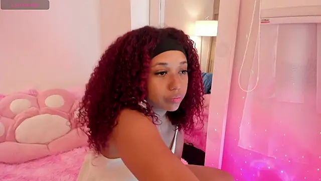 Snapshot of _Zahara_ chatting on December 2025 10:58:01 PM Zahara online show from December 2025 10:58:01 PM