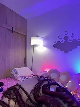 Snapshot of _Zahara_ chatting on February 2026 11:03:01 PM Zahara online show from February 2026 11:03:01 PM