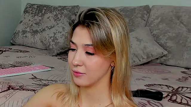 Bella svon online show from December 2025 04:25:01 PM