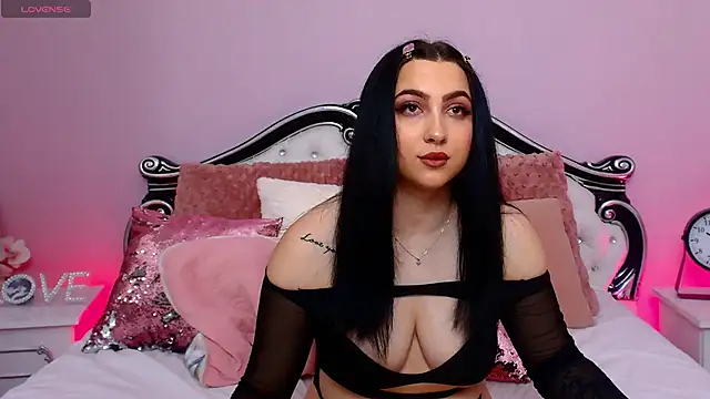SweetySasha18 online show from May 2026 05:41:02 PM