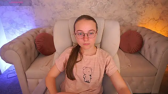 ArrinaWairr online show from September 2025 07:21:02 AM