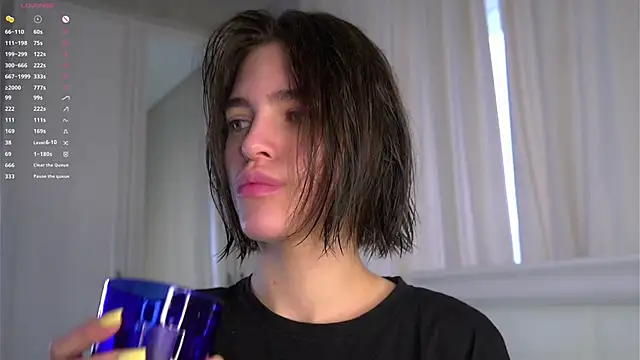 EleneButton online show from April 2026 01:11:01 AM