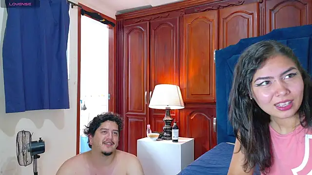 RoxyandAron2 online show from May 2026 02:02:01 PM