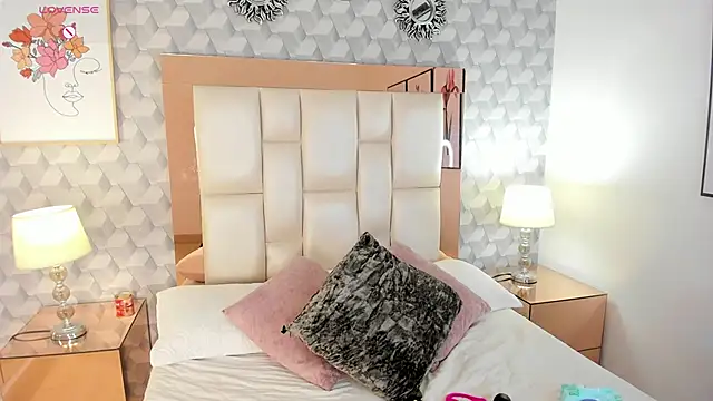 Sasha  sims   online show from September 2025 11:54:02 AM