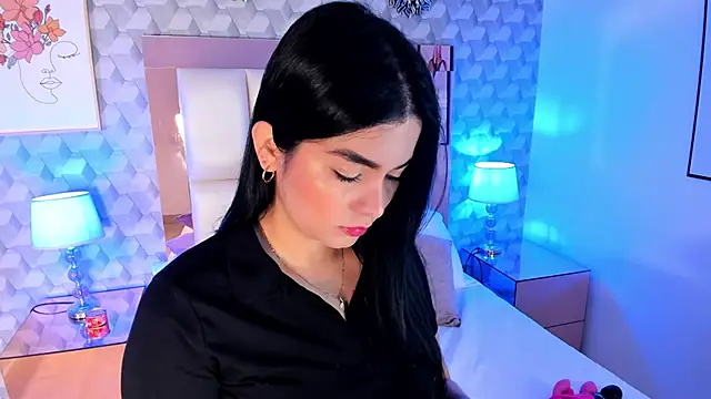 Sasha  sims   online show from November 2025 12:05:02 PM