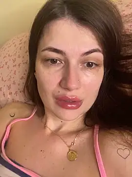 Snapshot of Cute_Erika chatting on November 2025 10:37:02 AM Cute Erika online show from November 2025 10:37:02 AM