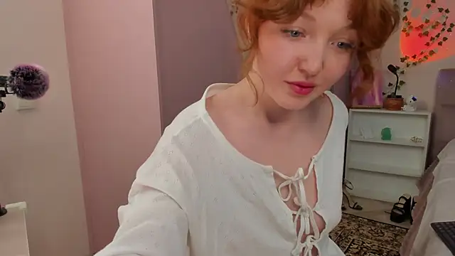 Snapshot of EmyRosaly chatting on April 2026 12:55:01 PM EmyRosaly online show from April 2026 12:55:01 PM