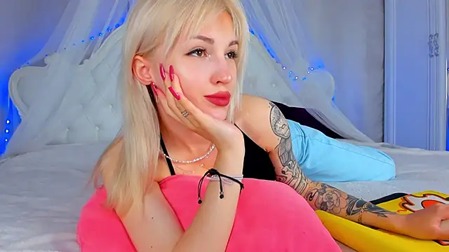 LisaFoxyMe online show from June 2026 01:19:01 AM