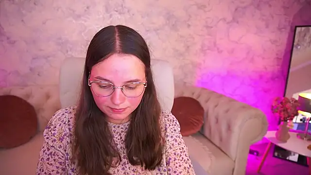 Snapshot of SophieDreamss chatting on September 2025 07:14:02 PM SophieDreamss online show from September 2025 07:14:02 PM