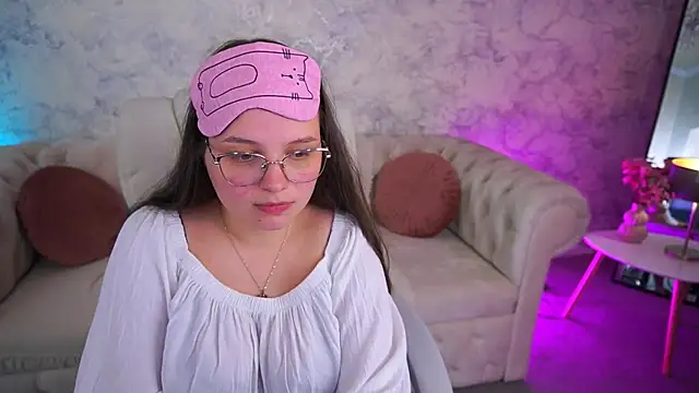 Snapshot of SophieDreamss chatting on September 2025 10:25:02 PM SophieDreamss online show from September 2025 10:25:02 PM