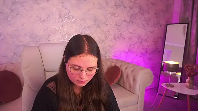 Snapshot of SophieDreamss chatting on November 2025 11:05:02 PM SophieDreamss online show from November 2025 11:05:02 PM