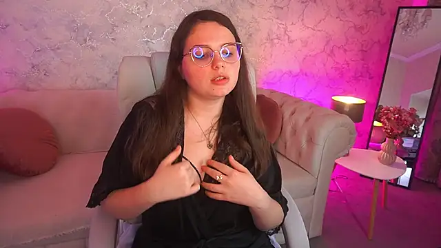 Snapshot of SophieDreamss chatting on November 2025 03:00:01 PM SophieDreamss online show from November 2025 03:00:01 PM