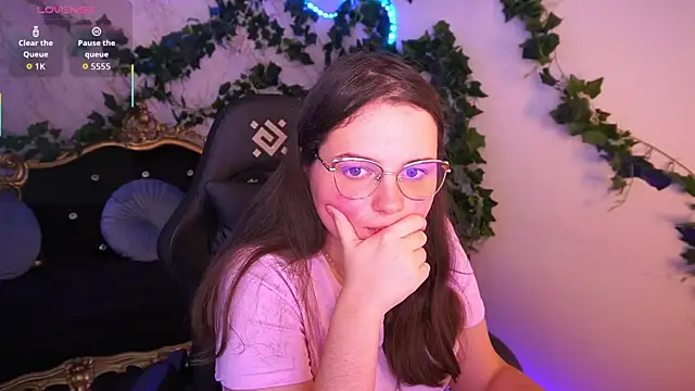 Snapshot of SophieDreamss chatting on November 2025 02:38:02 PM SophieDreamss online show from November 2025 02:38:02 PM