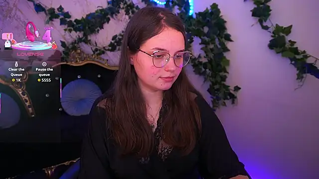 Snapshot of SophieDreamss chatting on November 2025 02:54:01 PM SophieDreamss online show from November 2025 02:54:01 PM