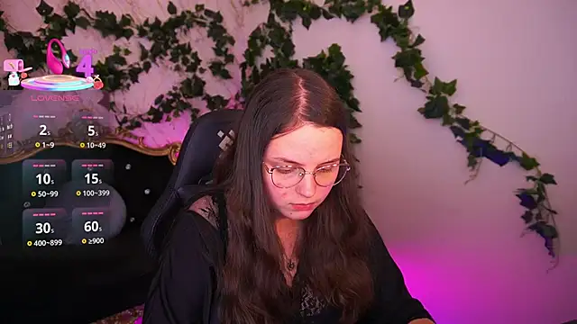 Snapshot of SophieDreamss chatting on December 2025 11:09:01 PM SophieDreamss online show from December 2025 11:09:01 PM