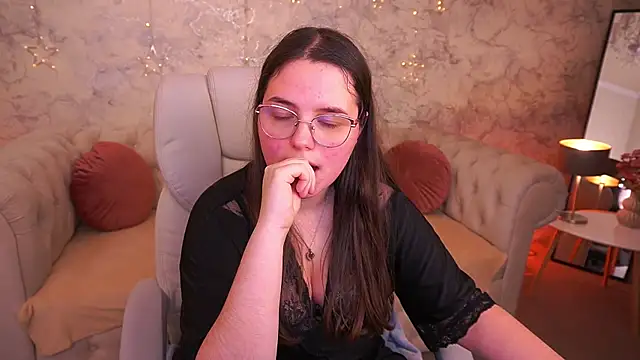 Snapshot of SophieDreamss chatting on February 2026 11:08:01 PM SophieDreamss online show from February 2026 11:08:01 PM