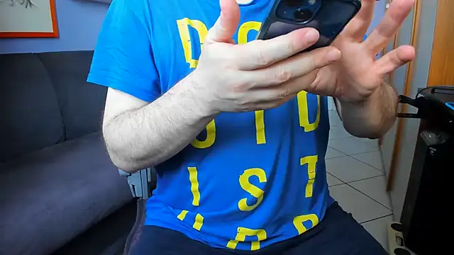 Bananagigante strip online show from May 2026 12:24:02 PM