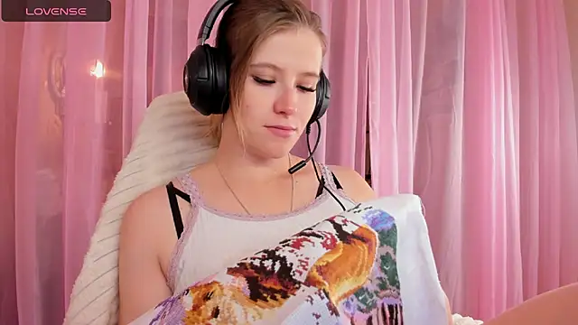 Snapshot of Anabel-Candy chatting on October 2025 06:24:01 AM Anabel-Candy online show from October 2025 06:24:01 AM