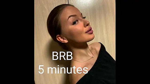 Snapshot of LaurennHill chatting on September 2025 12:11:01 AM LaurennHill online show from September 2025 12:11:01 AM