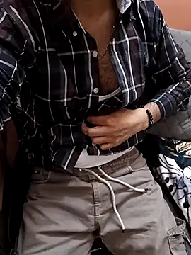 lust lovee online show from December 2025 06:15:01 PM