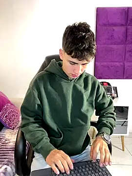 AdrianRinaldi online show from October 2025 07:35:02 PM