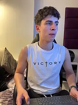 AdrianRinaldi online show from November 2025 08:19:01 PM