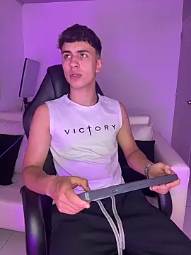 AdrianRinaldi online show from February 2026 08:13:02 PM