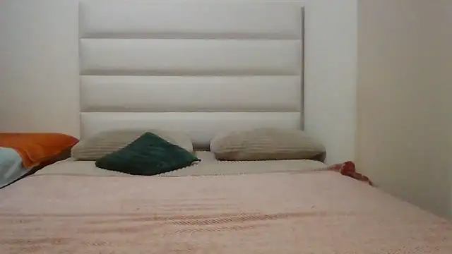 Snapshot of SexyNonnyy chatting on February 2026 01:35:02 AM SexyNonnyy online show from February 2026 01:35:02 AM