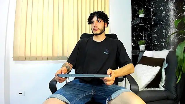 Rafael Mendezz online show from November 2025 09:04:02 PM