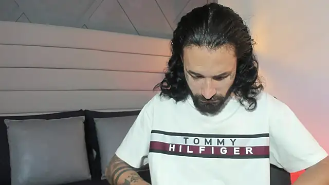 Hisoka 011 online show from September 2025 07:25:02 PM