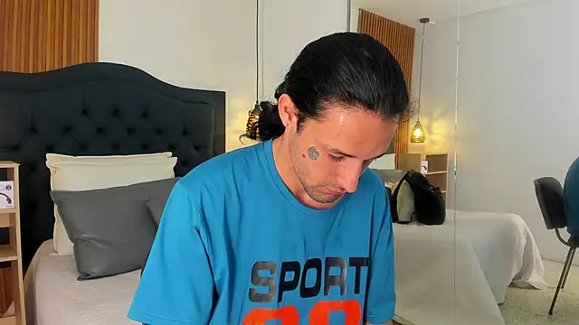 Hisoka 011 online show from October 2025 07:36:02 PM