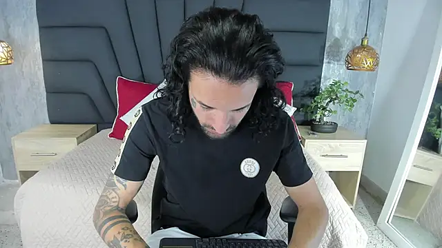 Hisoka 011 online show from October 2025 07:43:01 PM