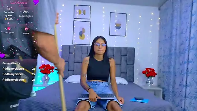 Soffia Konig  online show from April 2026 07:07:02 PM