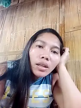 Snapshot of prettymom35 chatting on October 2025 01:53:02 AM prettymom35 online show from October 2025 01:53:02 AM