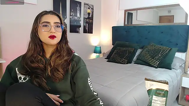 Snapshot of madame_lottie chatting on October 2025 12:36:02 PM madame lottie online show from October 2025 12:36:02 PM