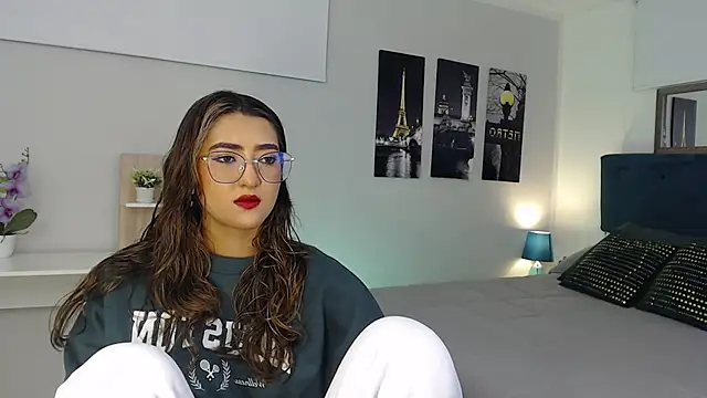 Snapshot of madame_lottie chatting on October 2025 12:36:01 PM madame lottie online show from October 2025 12:36:01 PM