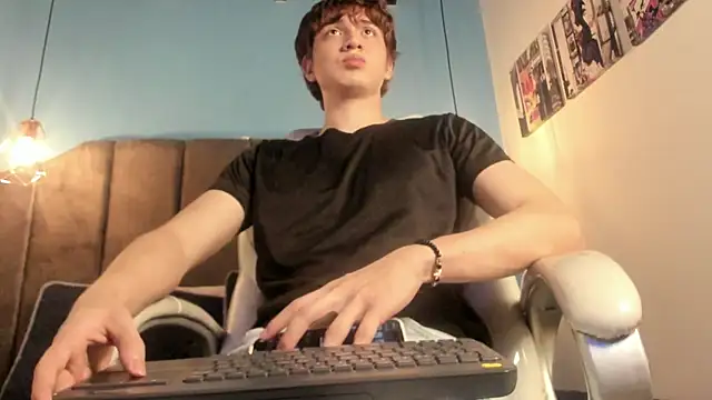 Oscar and dani online show from February 2026 02:41:02 AM