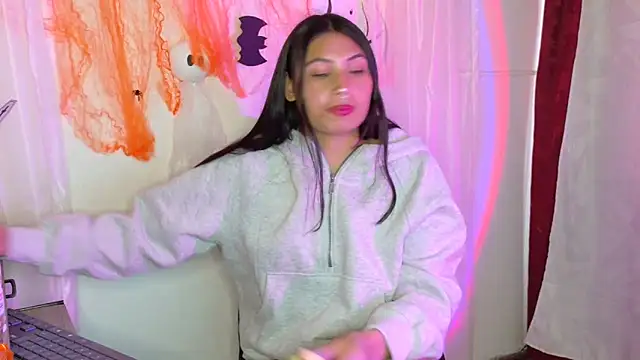 Snapshot of Linda_andrew chatting on October 2025 07:13:02 PM Linda andrew online show from October 2025 07:13:02 PM