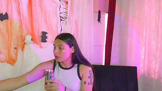 Snapshot of Linda_andrew chatting on October 2025 06:39:02 PM Linda andrew online show from October 2025 06:39:02 PM