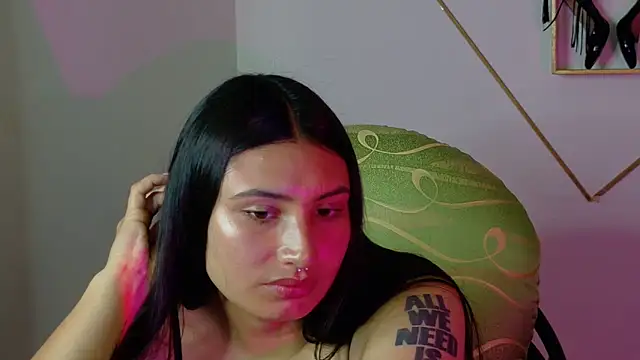 Snapshot of Linda_andrew chatting on February 2026 07:51:01 PM Linda andrew online show from February 2026 07:51:01 PM