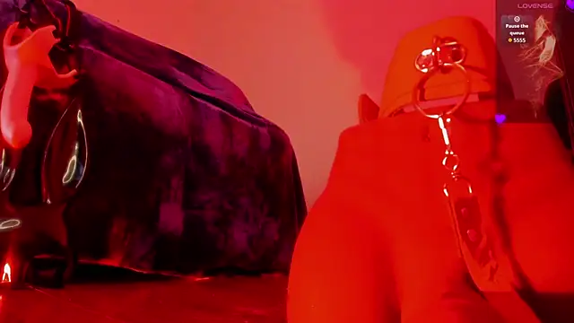 Snapshot of Violett_Novoa chatting on October 2025 01:56:02 PM Violett Novoa online show from October 2025 01:56:02 PM