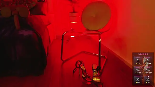 Snapshot of Violett_Novoa chatting on November 2025 12:06:01 PM Violett Novoa online show from November 2025 12:06:01 PM