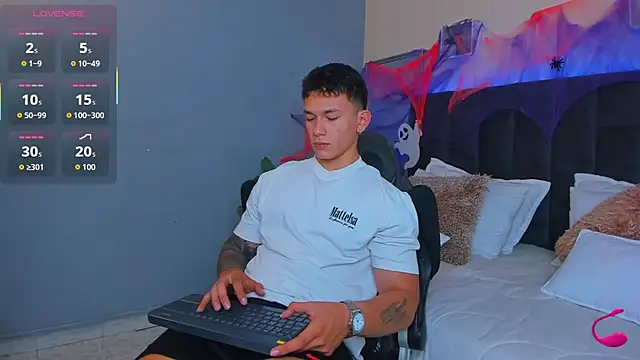 Thomas moon online show from October 2025 12:23:02 PM