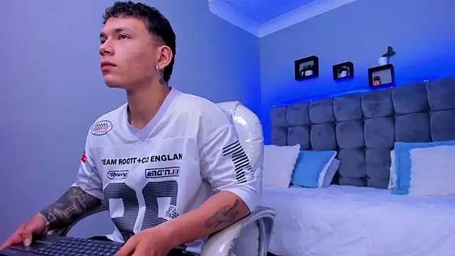 Thomas moon online show from November 2025 12:28:02 PM