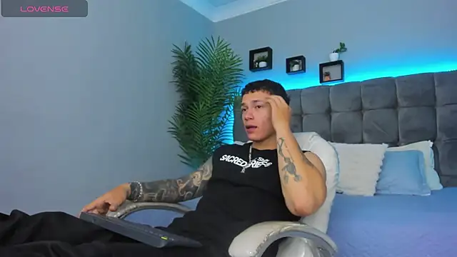 Thomas moon online show from February 2026 01:23:02 PM