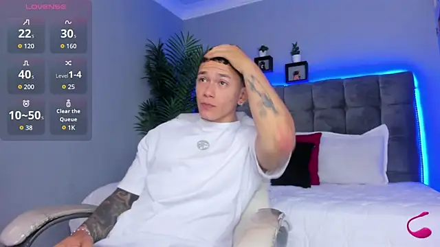 Thomas moon online show from April 2026 01:23:01 PM