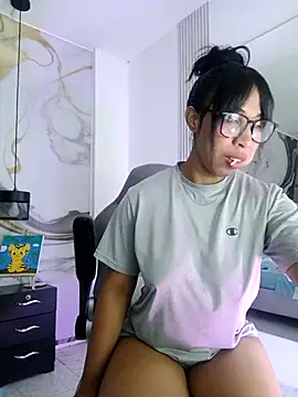 Elowen Clark online show from September 2025 07:08:01 PM