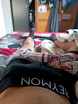 Snapshot of LatinHeatX chatting on October 2025 04:20:02 PM LatinHeatX online show from October 2025 04:20:02 PM