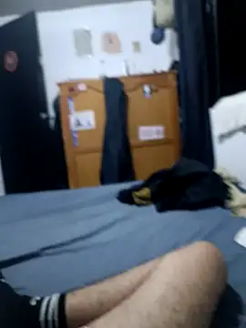 Snapshot of LatinHeatX chatting on October 2025 12:00:01 AM LatinHeatX online show from October 2025 12:00:01 AM